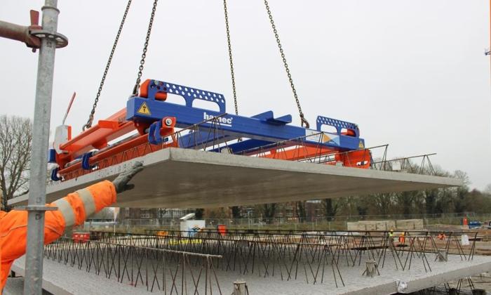 Innovatieve klem vergroot veiligheid en snelheid bij plaatsen breedplaatvloeren